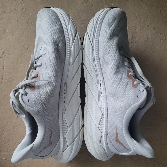 Hoka One One Arahi 6 Women's Sneakers 1123195 US 7.5B - Picture 5 of 10